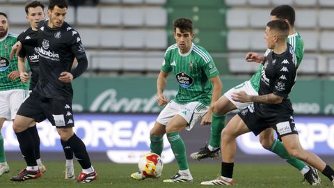 Gorostidi en una imagen del derbi entre el Racing y el Arenteiro.