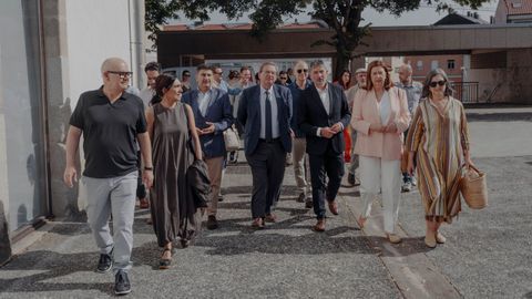 El secretario de Estado de Memoria Democr�tica, en el centro, con representantes pol�ticos que acudieron al acto �en San Francisco