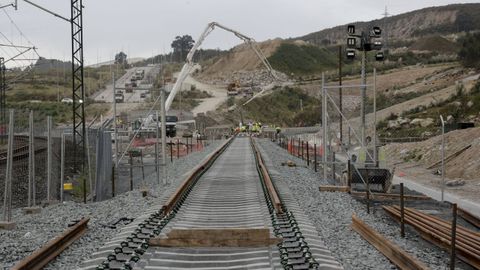 El empalme con el eje atl�ntico, a la altura del pol�gono de V�o, es una infraestructura clave para la conexi�n ferroviaria de Langosteira
