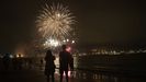 Fuegos artificiales en Gij�n para celebrar la hoguera de San Juan