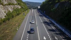 Los movimientos de tierra para el desdoble se ejecutaron cuando se construy el corredor, como se aprecia en la parte izquierda de la imagen.