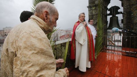 Bendicin de ramos desde el campanario de la baslica de Santa Mara