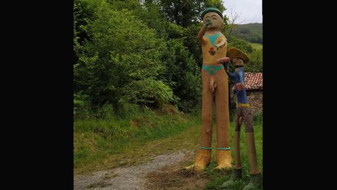 La polémica escultura del escanciador desnudo