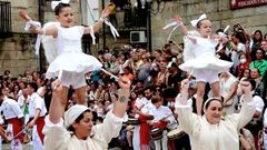 Danza de espadas y penlas en la festa da Coca de Redondela