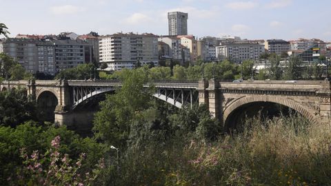 El Puente Nuevo de Ourense fue el segundo paso sobre el río Miño. Se inauguró en 1918, aguas arriba del Puente Viejo.