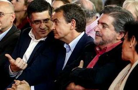 Patxi Lpez, Jos Luis Rodrguez Zapatero y Jess Eguiguren, ayer en Durango.