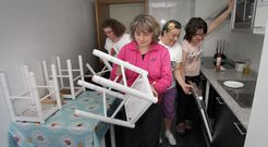 Estas cuatro mujeres, con discapacidad, est�n entre las usuarias de Ambar que compartieron piso en Ribeira para ganar autonom�a. 