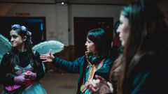 A directora Sonia Mndez, coa actriz Irene Rodrguez, durante a rodaxe da filme na Fonsagrada (Lugo).