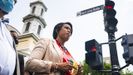 La alcaldes de Washington, Muriel Bowser, en la plaza bautizada como Black Lives Matter