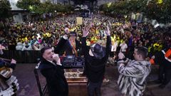 Xoves de comadres del entroido de Ver�n en la plaza de Garc�a Barb�n.