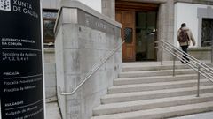 Imagen de archivo de la entrada a la Audiencia Provincial de A Coru�a