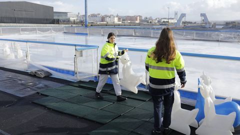 Pista de hielo en el muelle de Batera en el 2024.