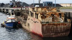 El buque Nehir, en el puerto de El Musel, en Gijon, reflotado tras dos a�os hundido. Los investigadores lo inspeccionaron para encontrar las 1,6 toneladas de coca�na que la tripulaci�n asegur� que permanec�an en el interior tras hundir el barco frente a las costas de A Mari�a.