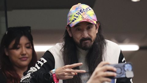 El DJ Steve Aoki estuvo en el Dallas Stadium viendo el Francia-Espa�a
