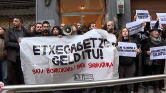 Concentraci�n por el desahucio de una persona en Bilbao