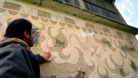 Otro h�rreo decorado con esgrafiados en el pueblo de Mosteiro, en la parroquia chantadina de Pedrafita