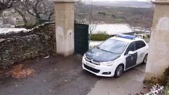 Registro en la casa de Mario Conde en Chaguazoso, en A Mezquita