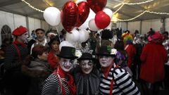 Asistentes a la primera Festa do Antroido de Viveiro, organizada en el 2025 por Viveiro en Festas, la comisi�n que organiza las patronales del San Roque