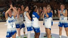 Celebraci�n del Baxi en su estreno con victoria ante el Araski en la Liga Endesa.