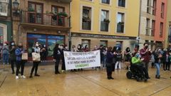 Cacerolada por la gesti�n del albergue de animales de Oviedo, este domingo