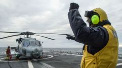 La �Almirante Juan de Borb�n� y el �Cantabria�, en un adiestramiento internacional en aguas de Escocia