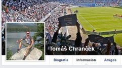 Tomas tiene en su perfil de Facebook una imagen de Bala�dos durante un derbi.