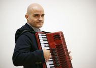 El acordeonista estuvo este mes en Ourense y habl� de su trayectoria en diversos foros. 