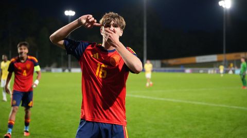 El canterano del Celta Mateo Sobral, celebrando su gol con Espa&ntilde;a sub-18 ante Brasil.