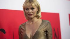 Pamela Anderson ha sorprendido a todo con nuevo �look�. 