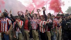 Aficionados antes del derbi asturiano Real Sporting de Gij�n- Real Oviedo