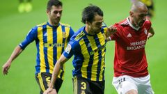 Arribas Lucas Ahijado Yuri Real Oviedo Ponferradina Carlos Tartiere.Arribas pugna por una posesi�n con Yuri