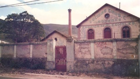 Otra imagen de archivo de las Destiler�as del Noroeste