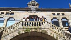 Mar�a Rivas, en el centro, junto a la alcaldesa de Muros, Mar�a Lago