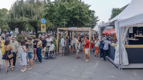 Asistentes a la primera jornada de la XVIII Feira do Vio de Monterrei.