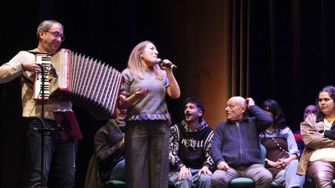 As� foi a festa galega da regueifa en Carballo, imaxe a imaxe, rima a rima