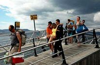 La asistencia a lesionados en las Islas C�es forma parte del trabajo de los voluntarioso. 