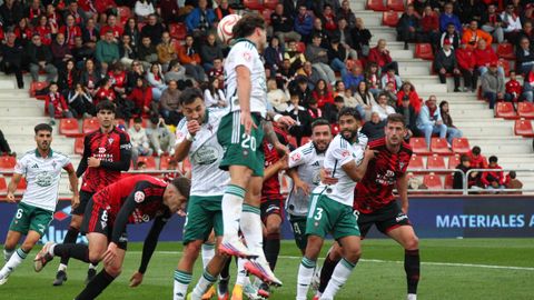 Duelo a&eacute;reo en Anduva. 