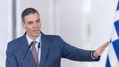 El presidente del Gobierno, Pedro S�nchez, ofrece una rueda de prensa tras recibir al primer ministro de Grecia, Kyri�kos Mitsot�kis, en la Moncloa.