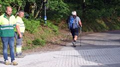 Un peregrino en la zona de obras.