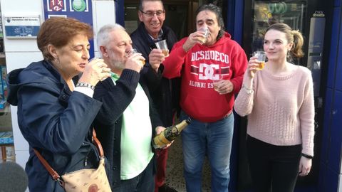 La tienda de regalos Pedro�s en Gij�n celebra por todo lo alto su debut en una Loter�a Nacional con el Gordo