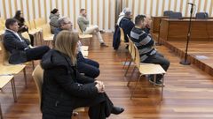 Los acusados presentes en la sala este jueves, antes de aplazarse el juicio.