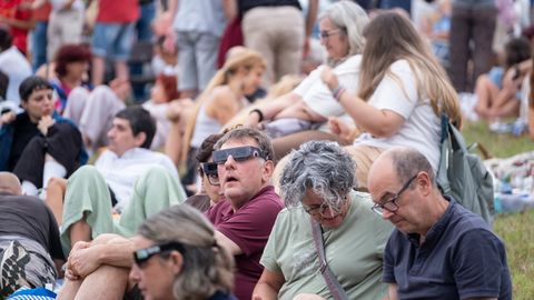 Eclipse total en Asturias desde el Parque de los Pericones, en Gij�n