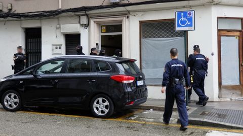 Operativo antidroga en la calle Vizcaya de A Coru�a