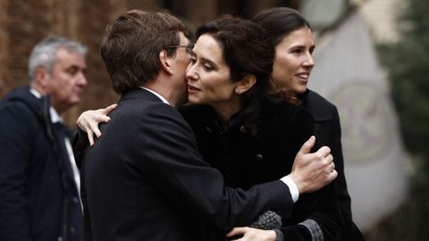 El alcalde de Madrid, Jos� Luis Mart�nez Almeida y la presidenta de la Comunidad de Madrid, Isabel Diaz Ayuso.