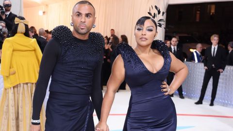 Raul Lopez y Paloma Elsesser en la Met Gala