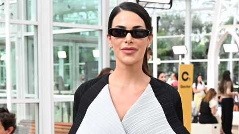 Carla Barber, entre los asistentes al desfile de Adolfo Dom�nguez