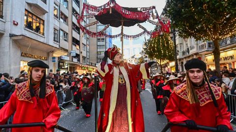 Cabalgata de los Reyes Magos en Oviedo 2025