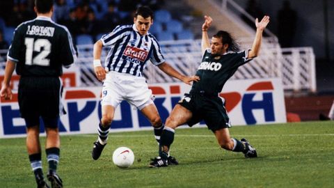 Paco entra a Kovacevic.