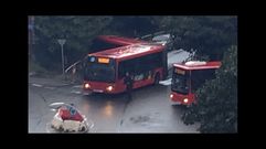 El autob�s, parado en la subida al Hospital A Coru�a