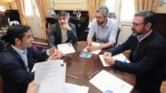 En la fotograf�a, reuni�n de portavoces en el Concello de Ferrol. 